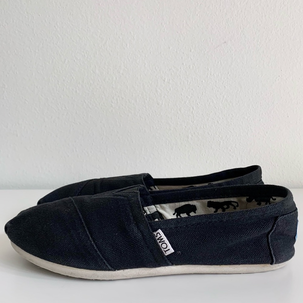 Black Toms shoes